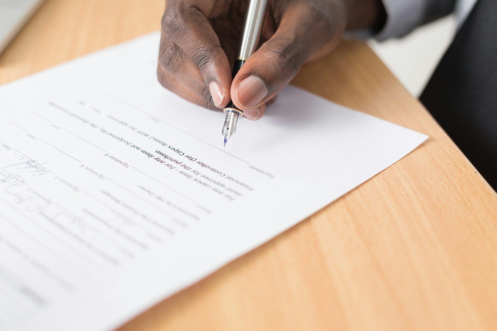 You are currently viewing How to Buy a Home With Bad Credit: Essential Steps and Tips